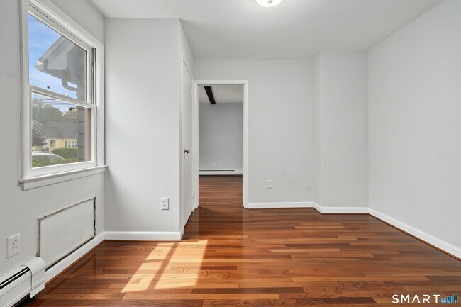 Building Photo - 87 Pine Hill Ave