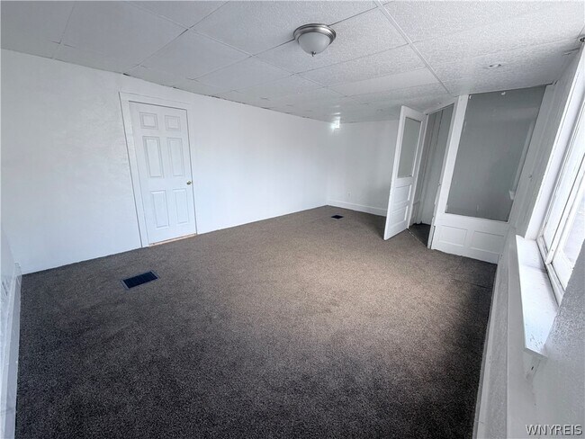 Building Photo - 901 South Park Ave