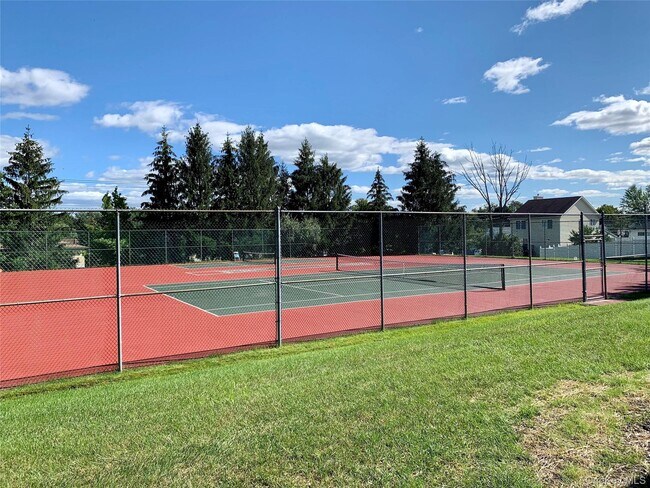 Building Photo - 51 Deer Ct Dr