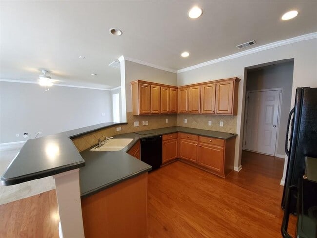 Building Photo - 225 Brookhaven Ct