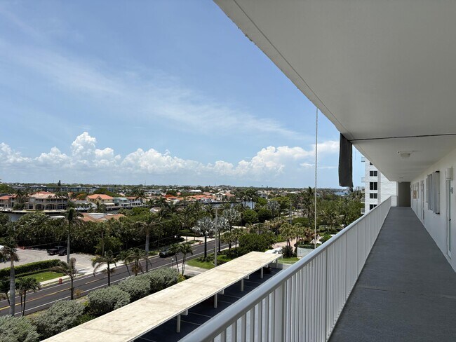 Building Photo - 3101 S Ocean Blvd