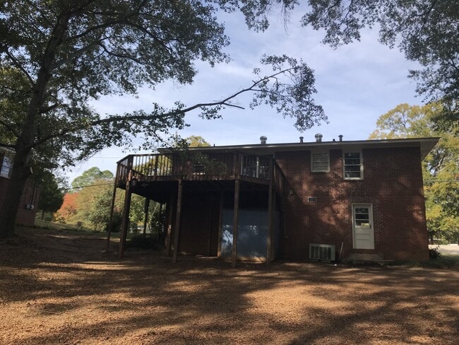 Building Photo - **UPCOMING**Nice 4 Bedroom / 1 Bathroom Ho...