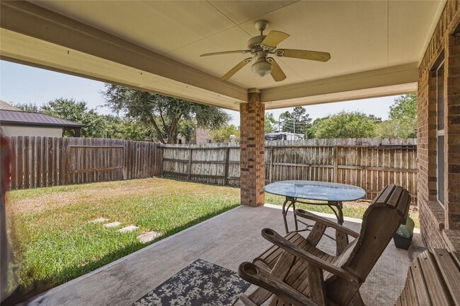 Building Photo - 10906 Angel Lake Dr