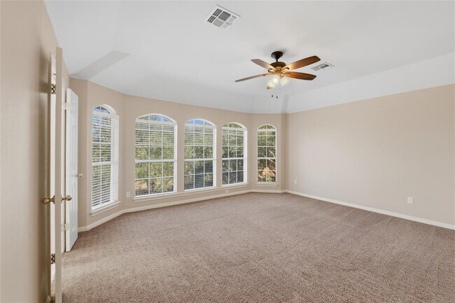Building Photo - 15201 Calaveras Dr