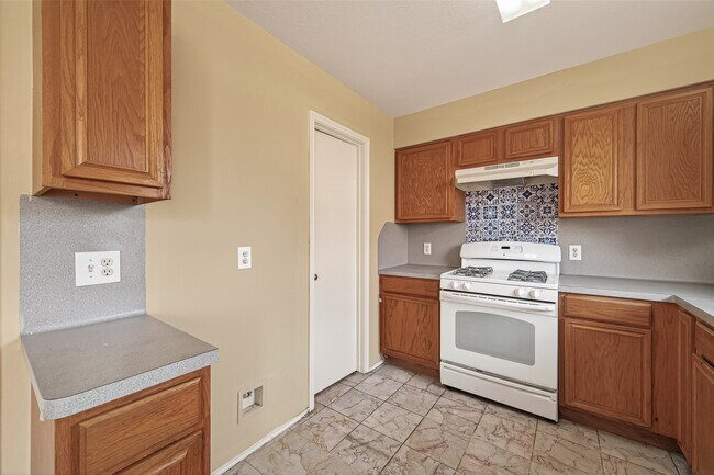 Building Photo - 8814 Sage Pl Dr