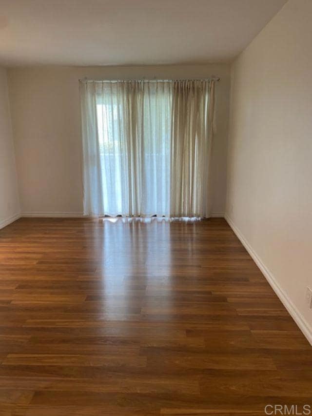 Building Photo - 546 Via De La Valle