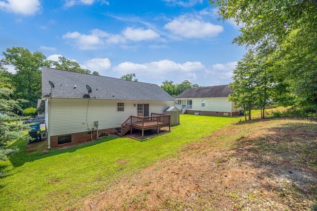 Building Photo - Freshly painted 3-bedroom 2-bath home in A...