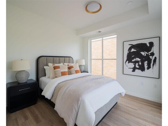 Building Photo - 182 West Dr