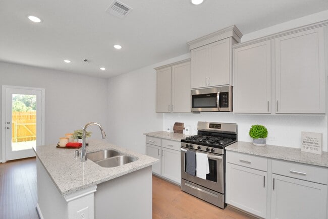 Building Photo - 27911 Western Crk Ct
