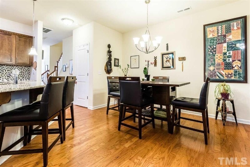 Building Photo - 922 Saratoga Dr