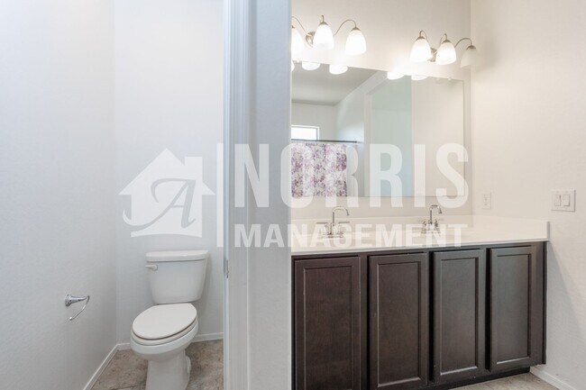 Building Photo - Low Maintenance Home Centrally Located