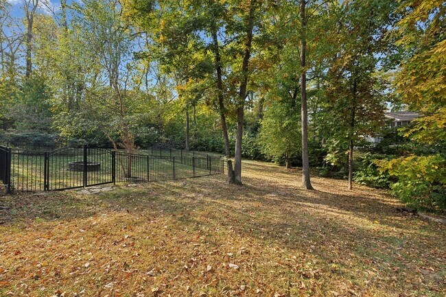 Building Photo - 301 Anchor Dr