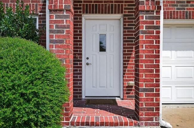 Building Photo - 12226 Paddock Way