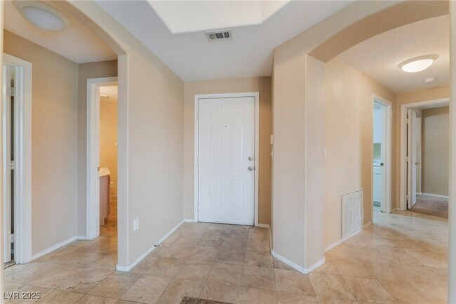 Building Photo - 10830 Amber Ridge Dr