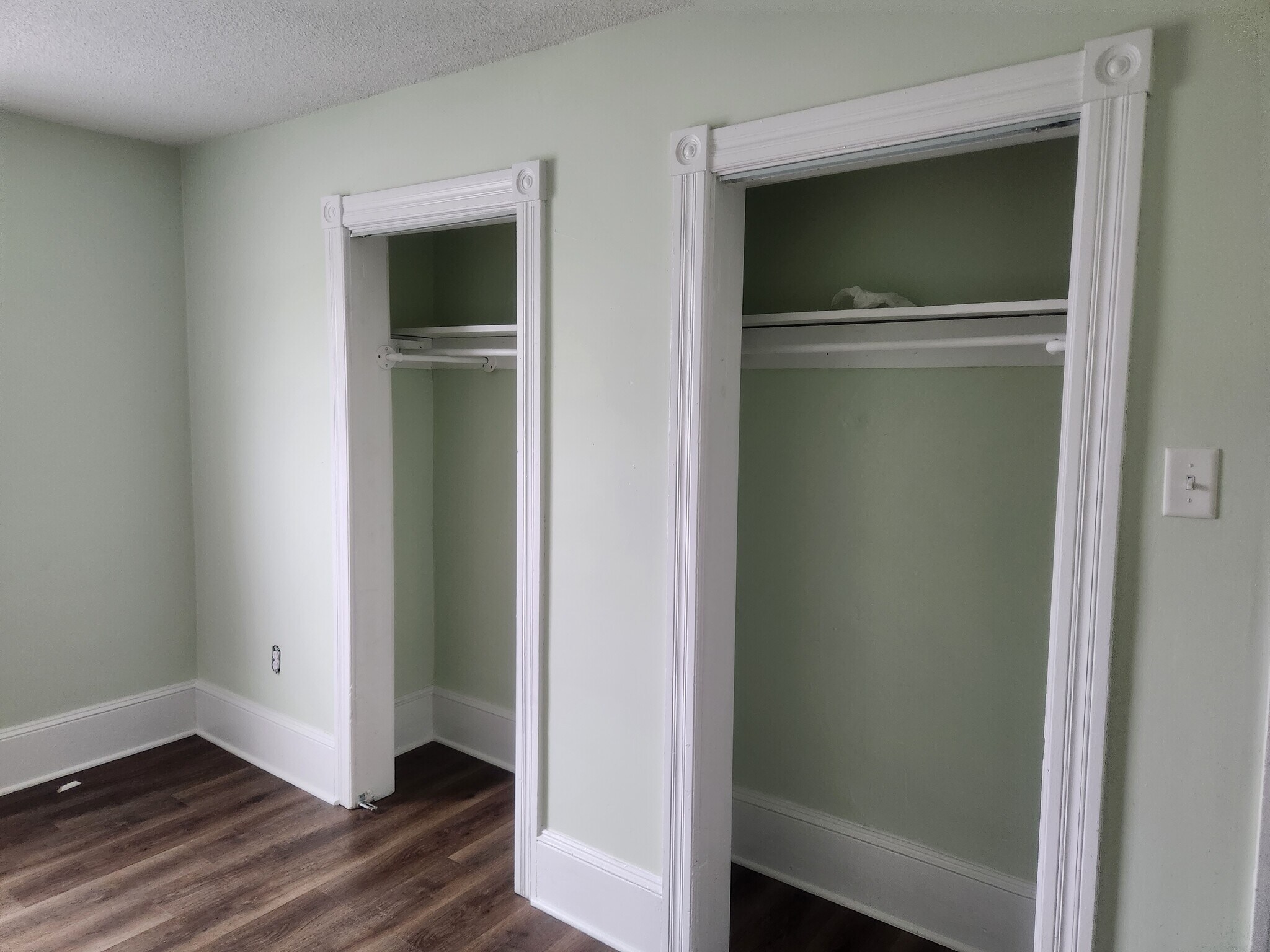 Building Photo - 216 S 4th St