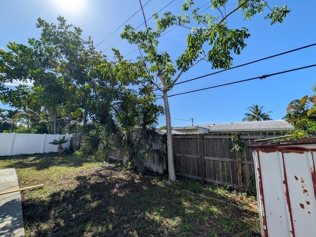 Building Photo - Charming Remodeled 3BD/1BA + Bonus Room | Fenced Yard | Pet Friendly