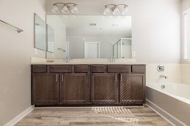 Building Photo - 6856 Pivot Point St