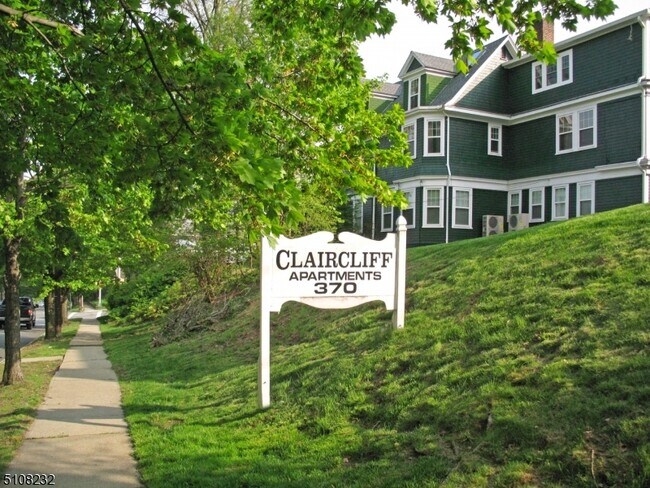 Building Photo - 380 Claremont Ave