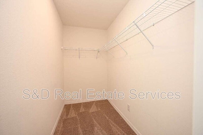 Building Photo - 1563 Swan Lake Cir