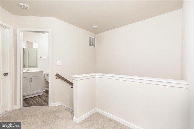 Building Photo - 140 Tye Ct