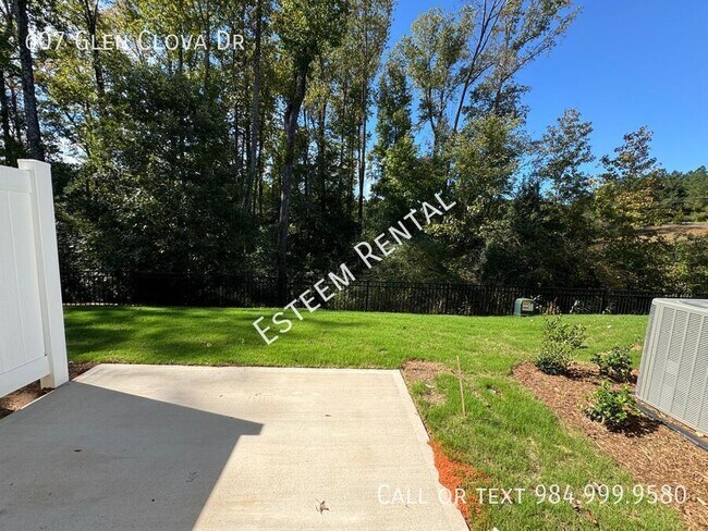 Building Photo - 607 Glen Clova Dr