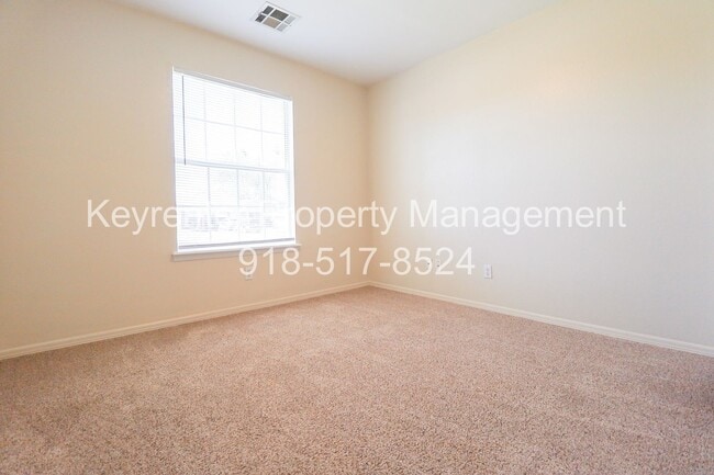 Building Photo - 2 Bed 1 Bath House in Claremore