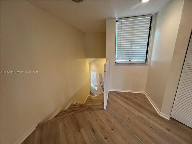 Building Photo - 8156 NW 15th Manor