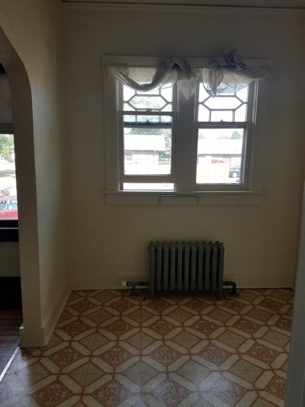 Dining room - 3158 York St