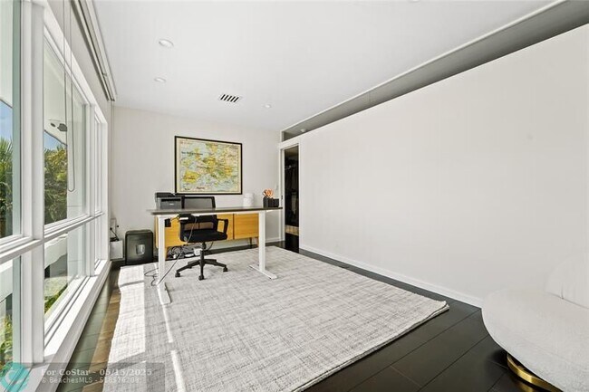 Building Photo - 325 Seven Isles Dr
