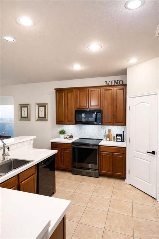 Building Photo - 15 El Sendero Ct