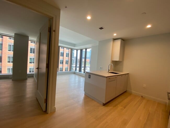 Building Photo - 135 Seaport Blvd