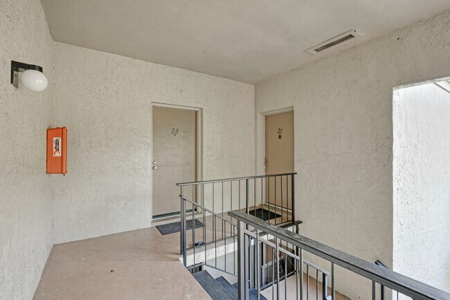 Building Photo - 3282 S Semoran Blvd