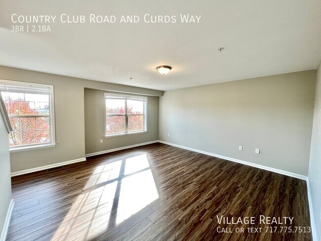 Building Photo - 705 Country Club Rd