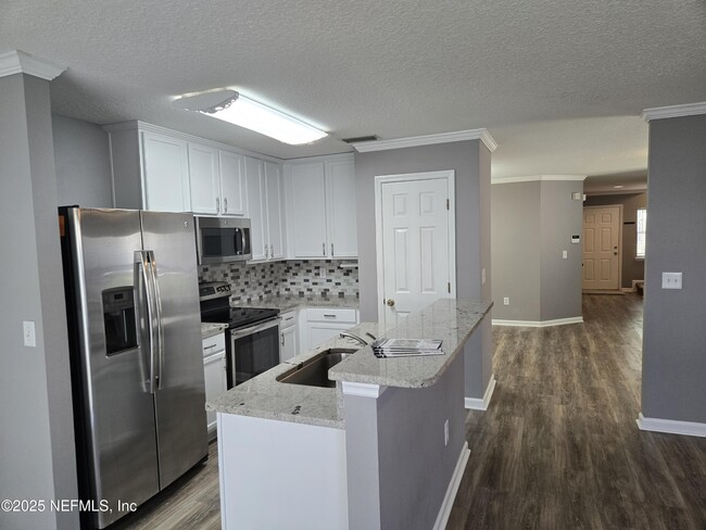 Building Photo - 1500 Calming Water Dr