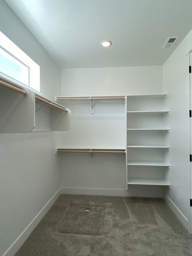 Building Photo - Brand NEW Pahlisch 3 BR - 2BA Home in Southeast Bend