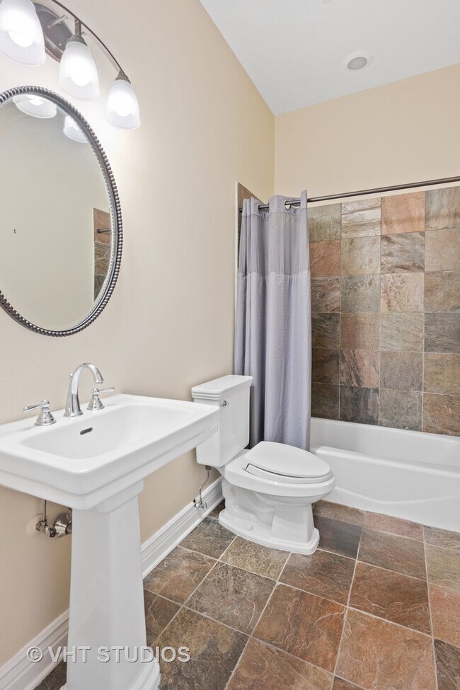 Second bath - 35 S Racine Ave