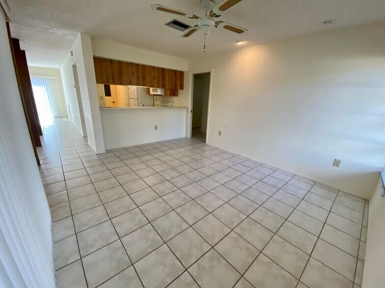 Building Photo - 1429 Dogwood Dr