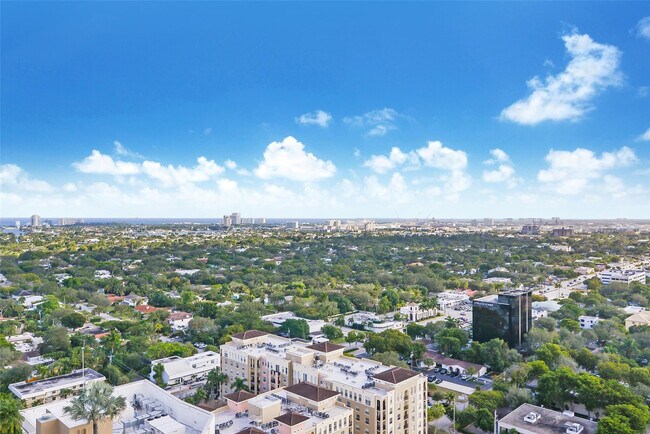 Building Photo - 511 SE 5 Ave