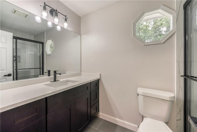 Building Photo - 61 Powers Ferry Rd