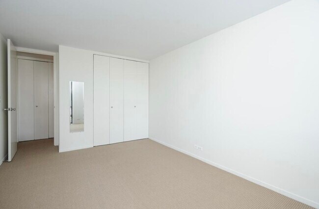 Building Photo - 1660 N La Salle Dr