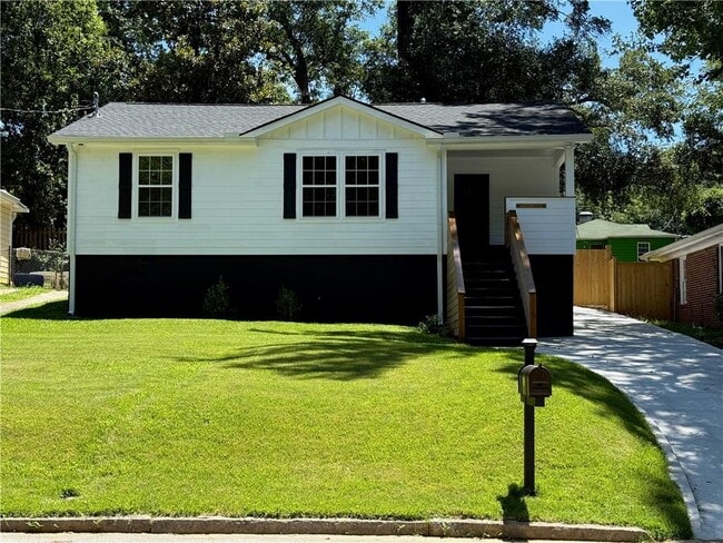 Primary Photo - 161 Stanhope Cir NW