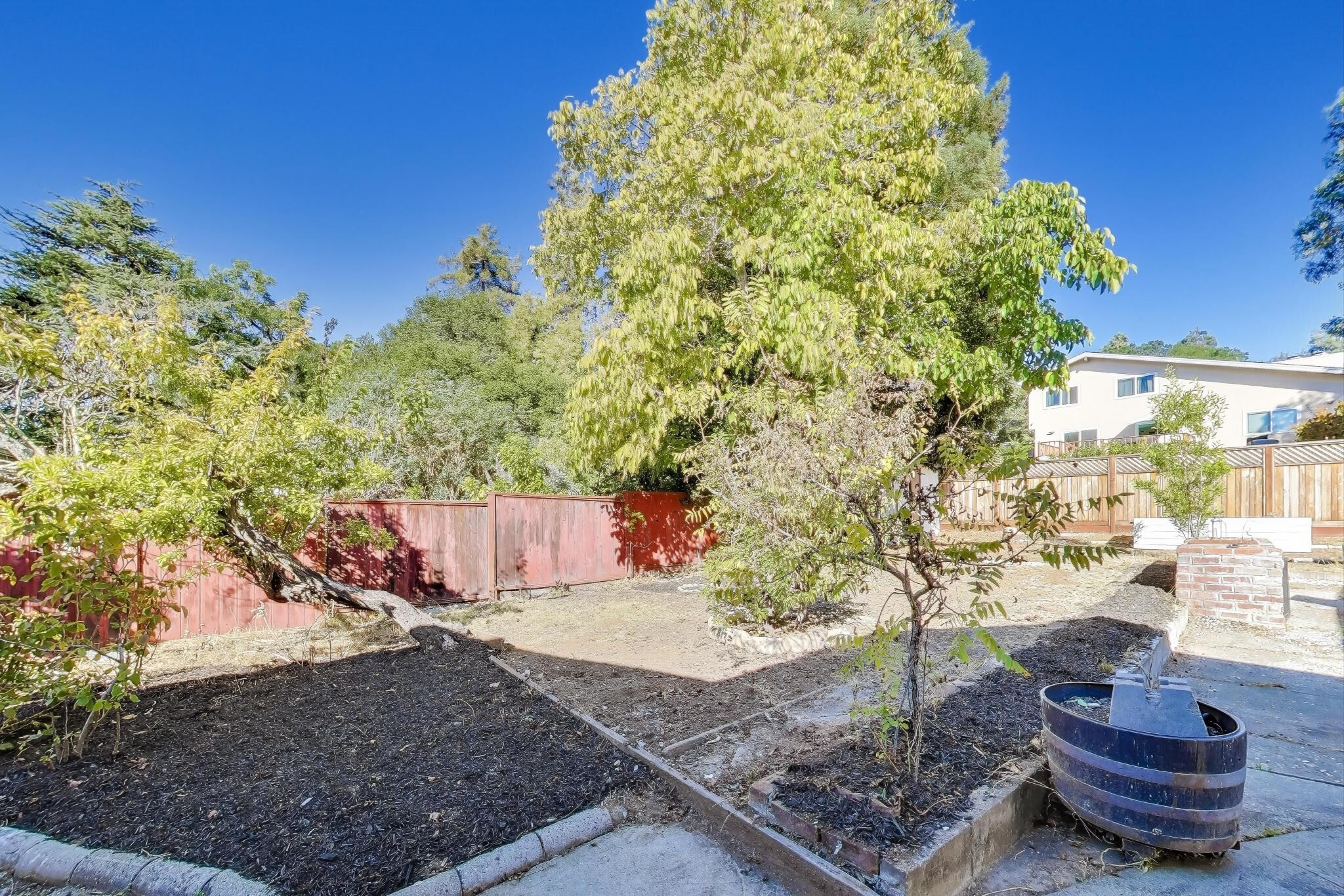 Building Photo - 4760 Tompkins Ave