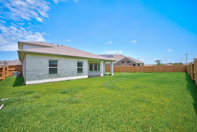 Building Photo - 13126 Lago Acero