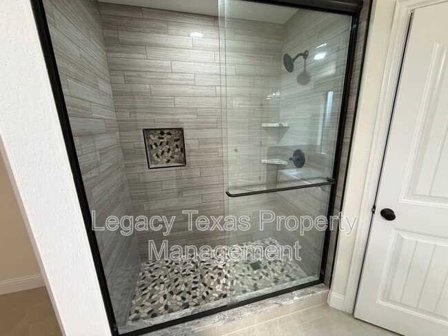 Building Photo - 3802 Juniper Ct