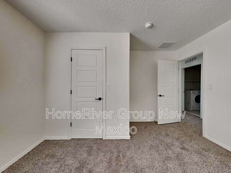Building Photo - 3107 Farragut St NE