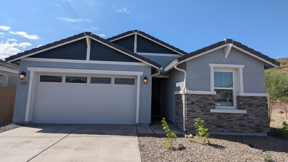 Primary Photo - 3179 W Morning Vista Ln