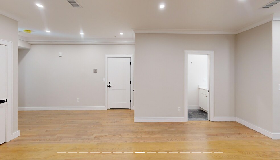 Building Photo - 230 Tremont St