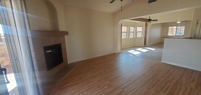 Building Photo - 14345 Apache Point Dr