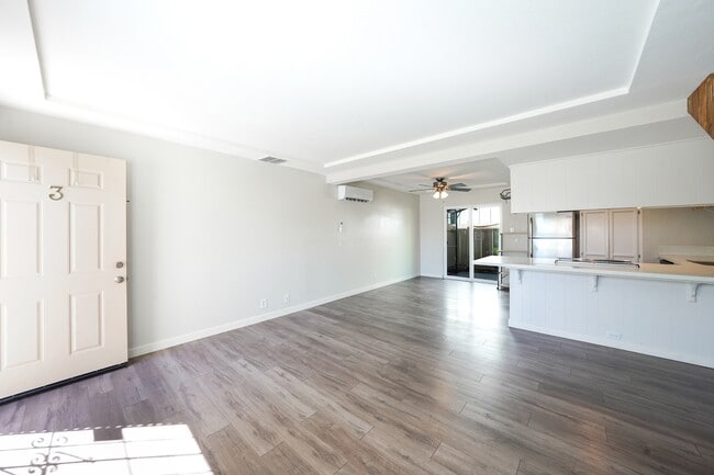 Building Photo - 808 B St