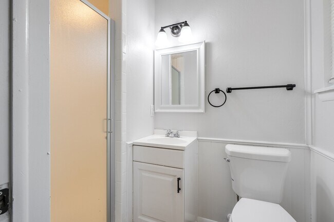 Building Photo - 4713 Newport Dr